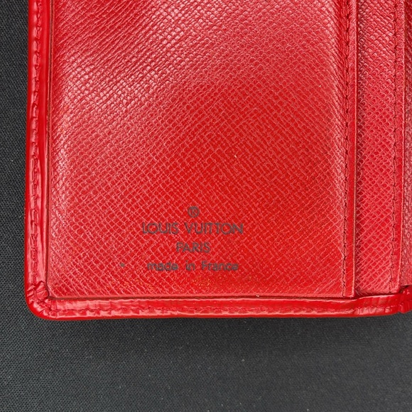 Louis Vuitton red epi kiss lock - Picture 7 of 9